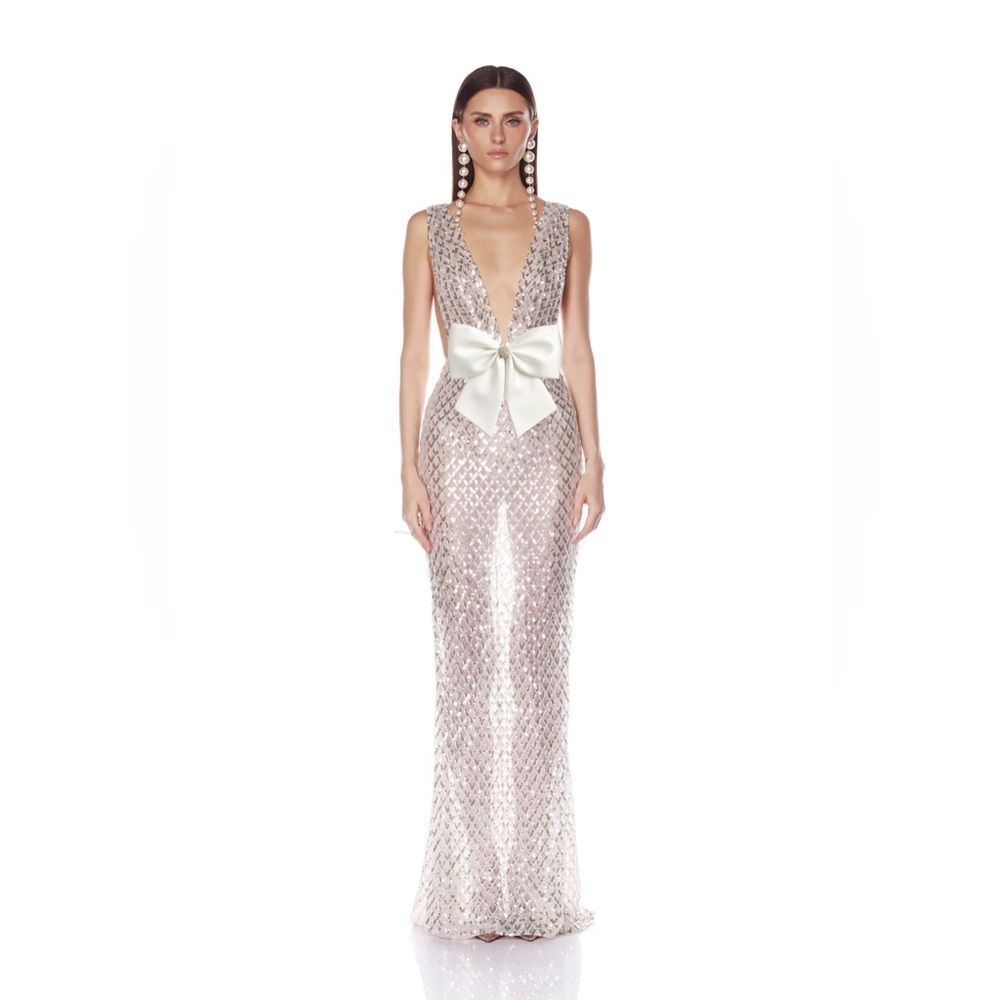 NWOT BRONX AND BANCO Liora Bridal Gown , Elegant Silver Evening Gown with Bow
